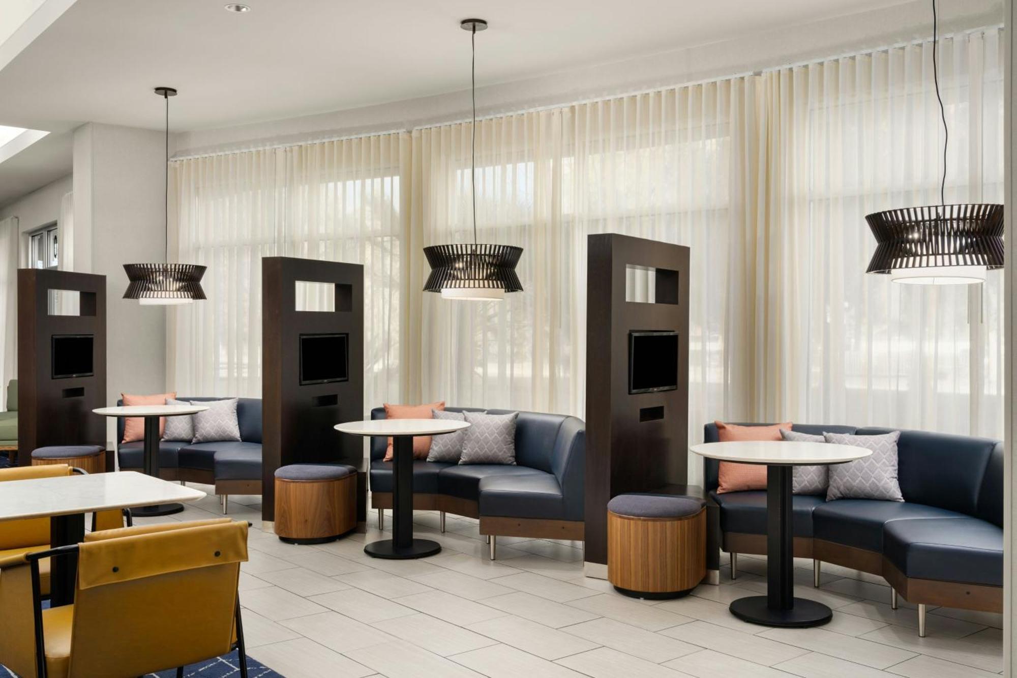 Courtyard By Marriott Sunnyvale Silicon Valley Exterior photo