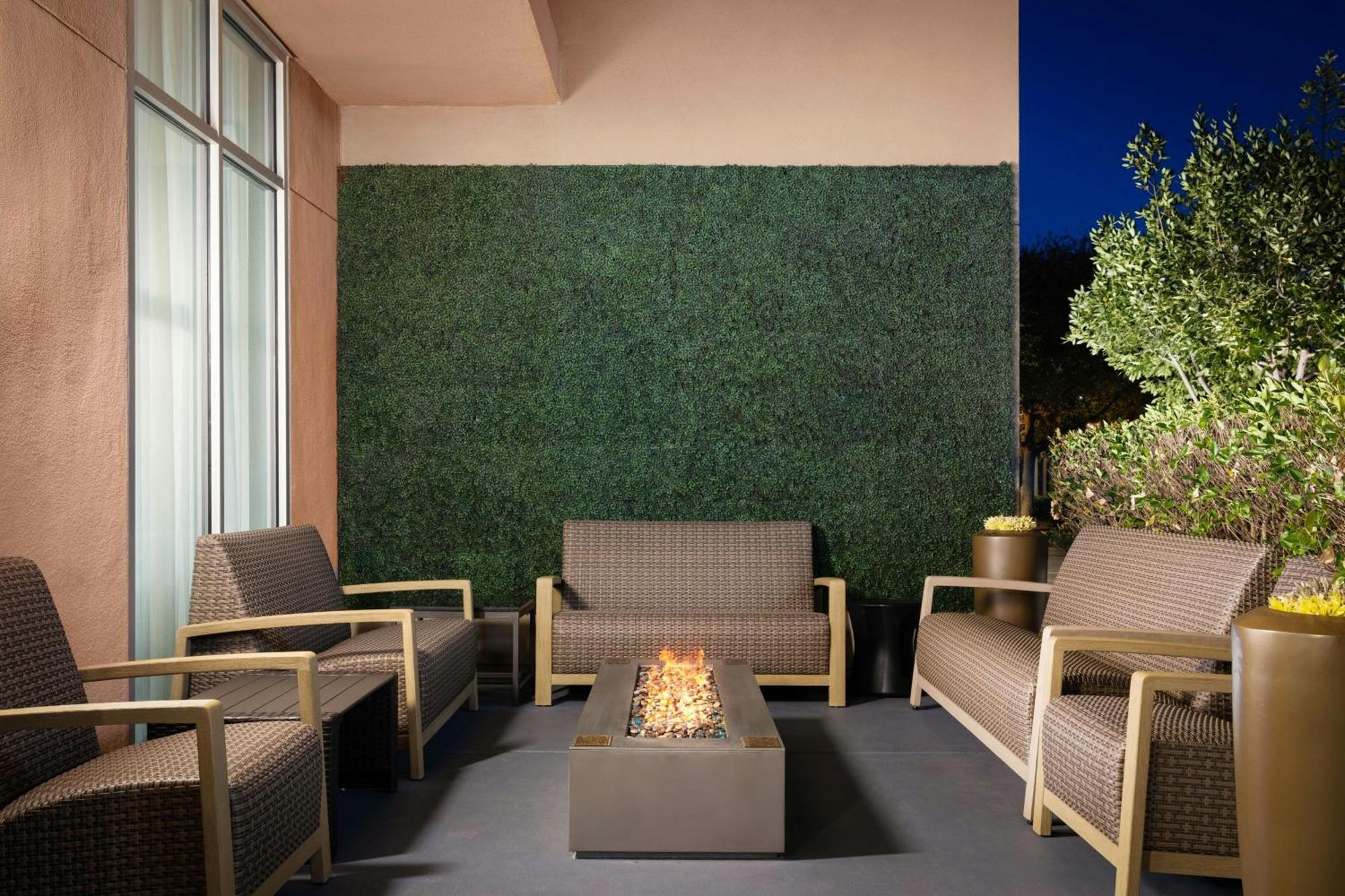 Courtyard By Marriott Sunnyvale Silicon Valley Exterior photo